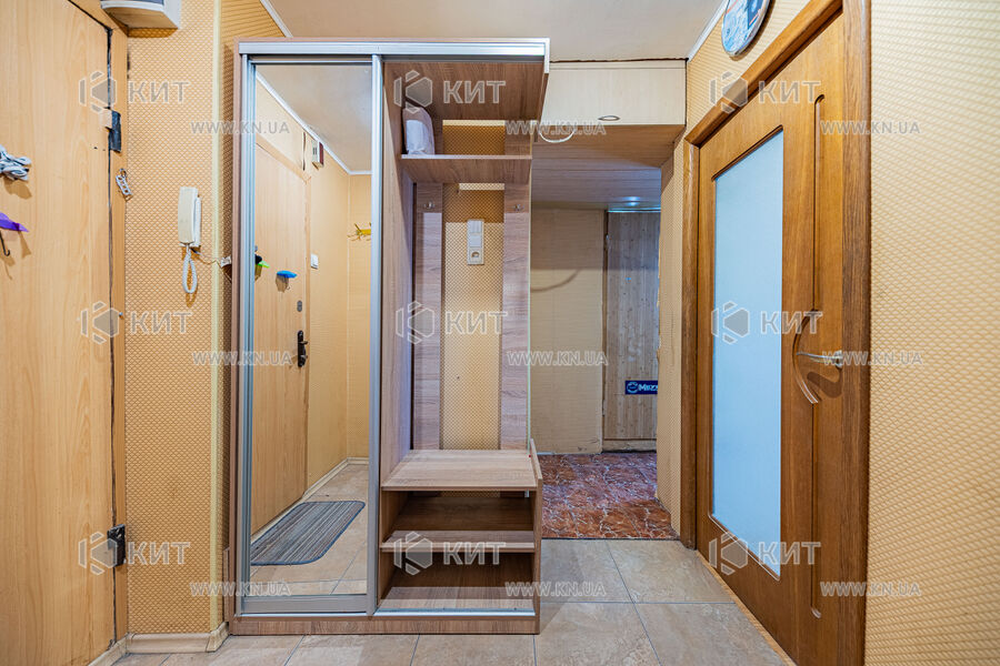 Продаж квартири Харків, ХТЗ, Рогань, 47м²