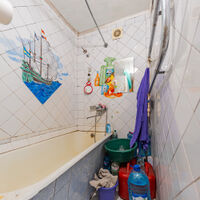 Продаж квартири Харків, ХТЗ, Рогань, 47м²