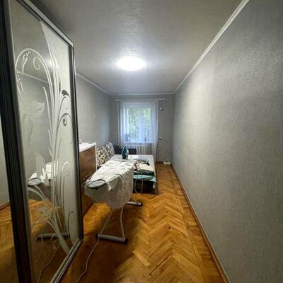 Продажа 	 Харків,  Олександрівський (Косіора) пр.   77