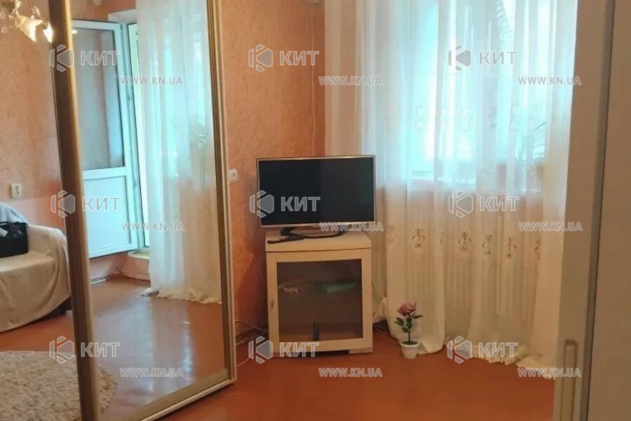 Продаж квартири Харків, ХТЗ, Рогань, 38м²