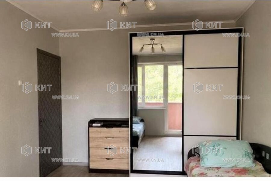 Продаж квартири Харків, ХТЗ, Рогань, 40м²