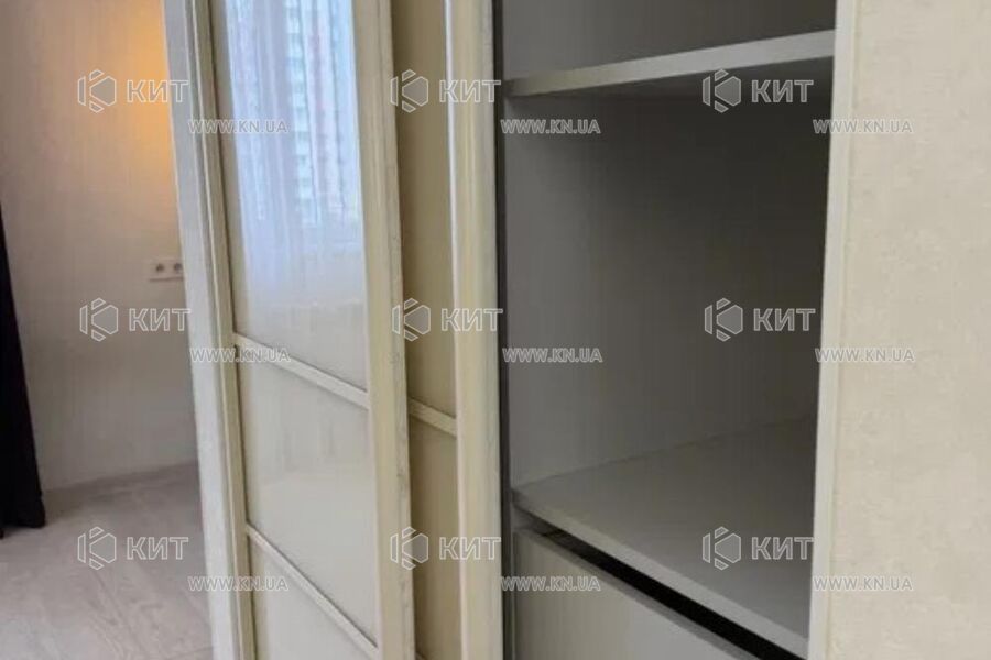 Продаж квартири Харків, ХТЗ, Рогань, 39м²