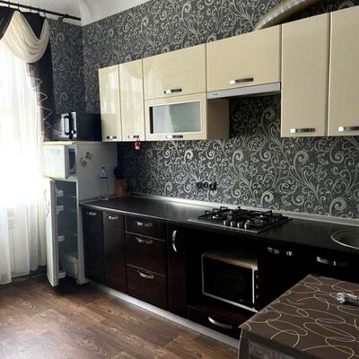 Продажа 	 Харків,  Михайля Семенка (Чайковська) вул.   12