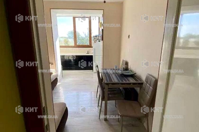 Продаж квартири Харків, ХТЗ, Рогань, 45м²