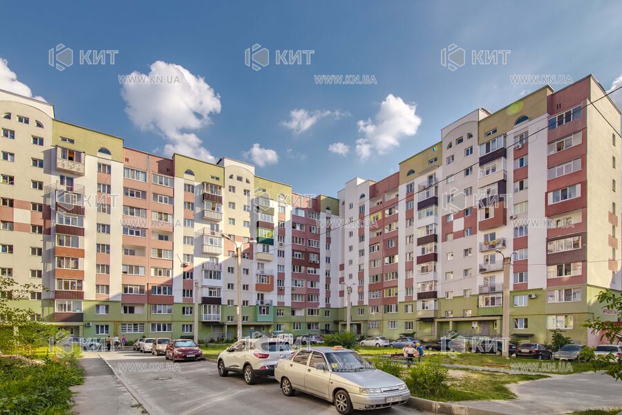 Продаж квартири Харків, ХТЗ, Рогань, 45м²