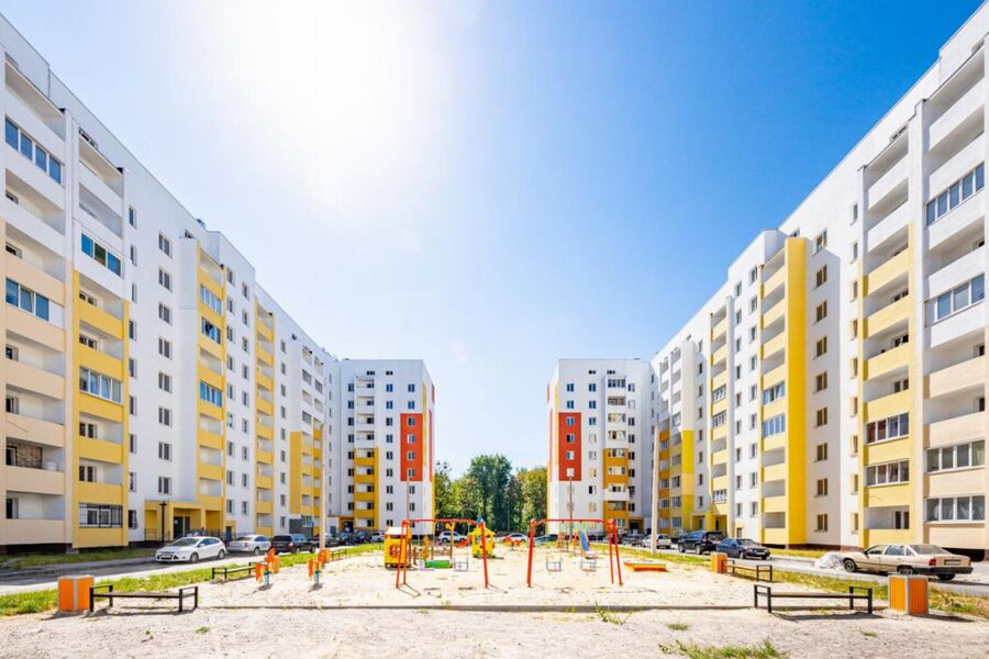 Продаж квартири Харків, ХТЗ, Рогань, 80м²