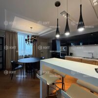 Продаж квартири Харків, Наукова, 220м²