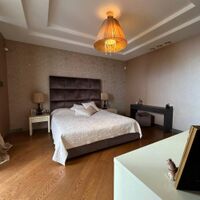 Продаж квартири Харків, Наукова, 220м²