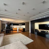 Продаж квартири Харків, Наукова, 220м²