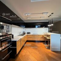 Продаж квартири Харків, Наукова, 220м²