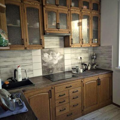 Продажа 	 Харків,  Леся Сердюка (Командарма Корка) вул.   44