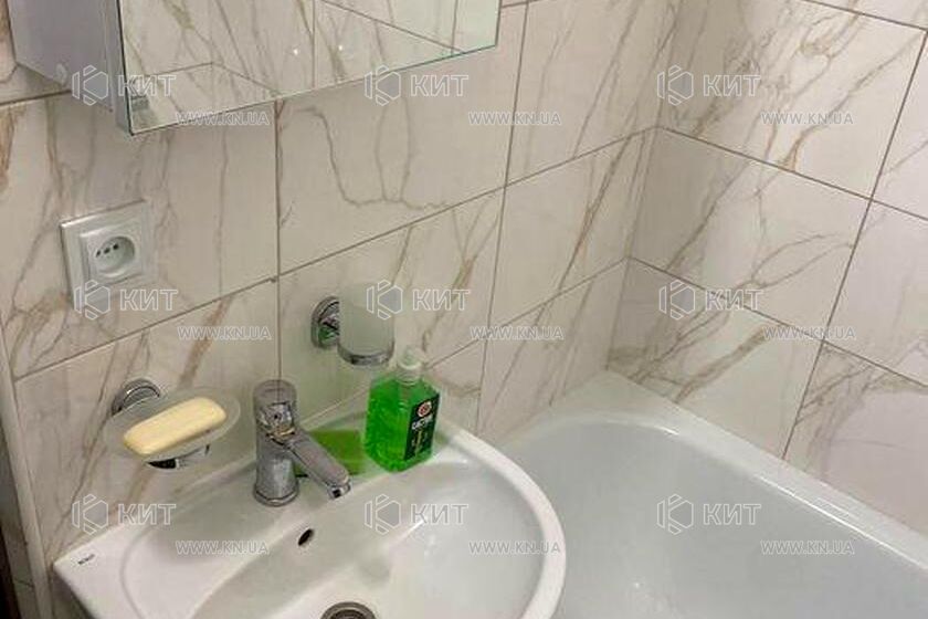 Продаж квартири Харків, ХТЗ, Рогань, 38м²