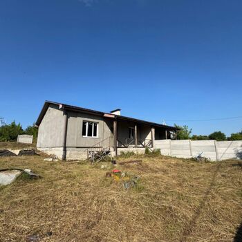 Продаж будинків та таунхаусів - Санаторій Роща,  Центральна вул.