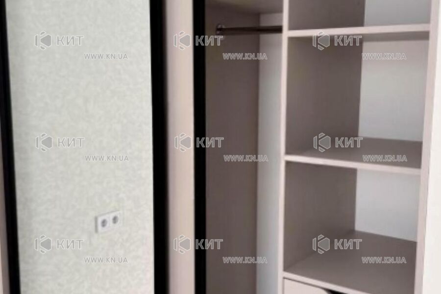 Продаж квартири Харків, ХТЗ, Рогань, 40м²