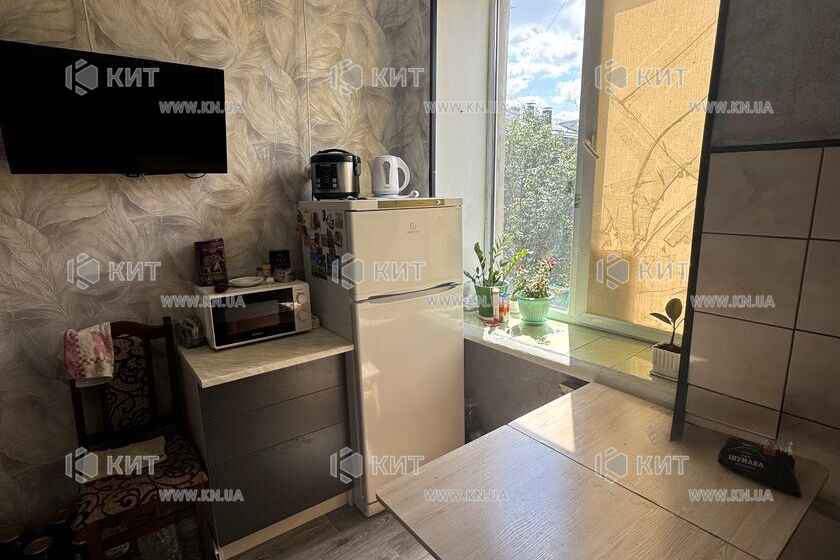 Продаж квартири Харків, ХТЗ, Рогань, 42м²