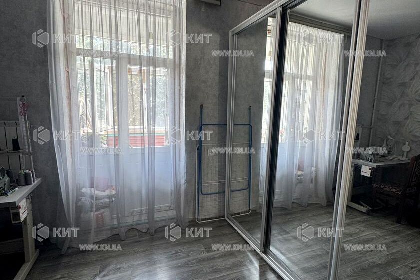 Продаж квартири Харків, ХТЗ, Рогань, 42м²