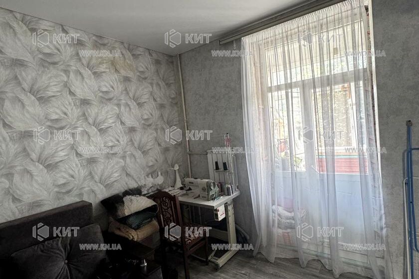 Продаж квартири Харків, ХТЗ, Рогань, 42м²
