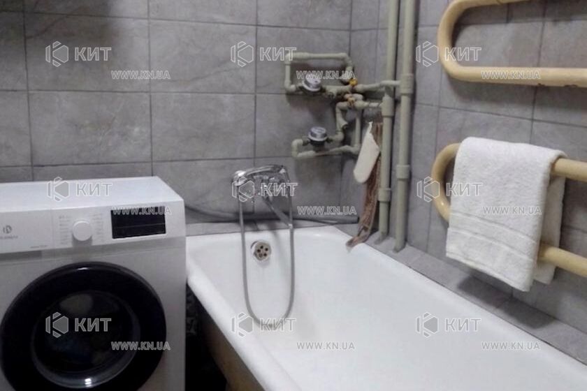 Продаж квартири Харків, ХТЗ, Рогань, 42м²