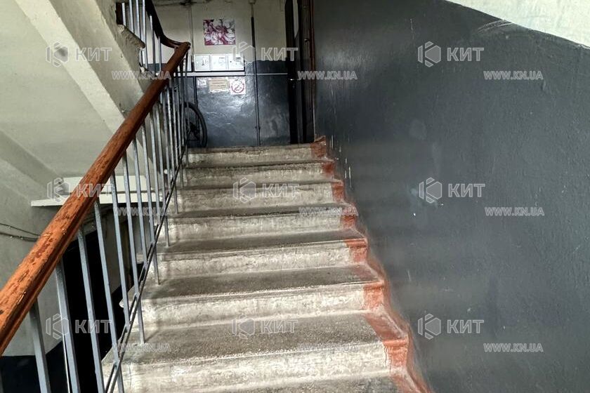 Продаж квартири Харків, ХТЗ, Рогань, 42м²