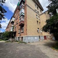 Продаж квартири Харків, ХТЗ, Рогань, 42м²