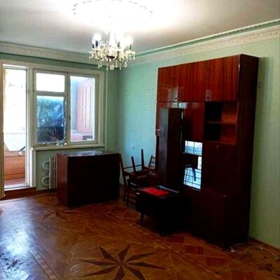 Продажа 	 Харків,  Амосова (Корчагінців) вул.   5