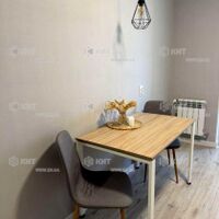 Продаж квартири Харків, ХТЗ, Рогань, 44м²