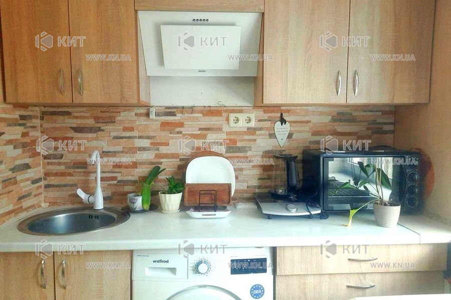 Продаж квартири Харків, Одеська, Основа, 19м²