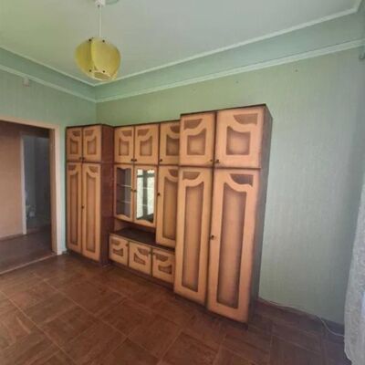 Продажа 	 Харьков,  Героев Небесной Сотни (Руднева) пл.   33