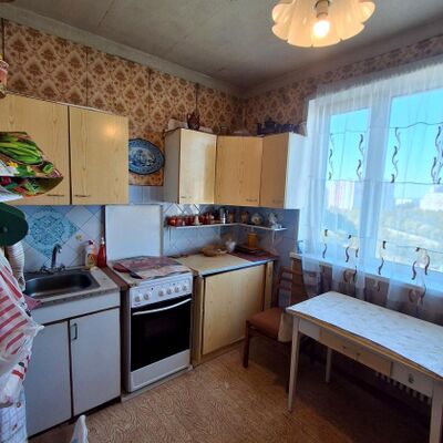 Продажа 	 Харків,  Перемоги пр.   74