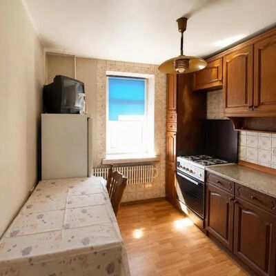 Продажа 	 Харків,  Байрона (Героїв Сталінграда) пр.   136В