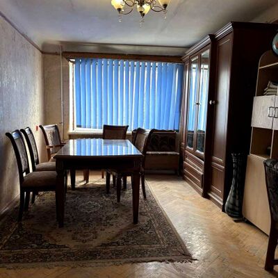 Продажа 	 Харків,  Богдана Хмельницького бульв.   28/53
