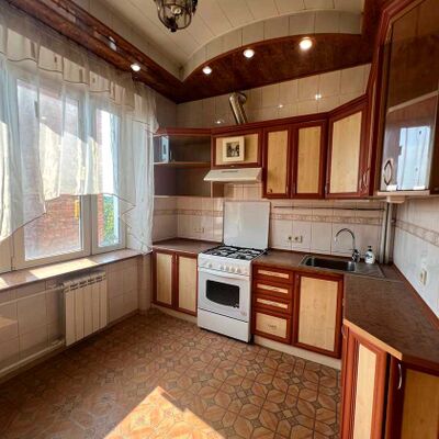 Продажа 	 Харків,  Олександра Лавренка (Кашуби) вул.   7