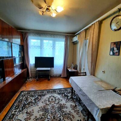 Продажа 	 Харків,  Нескорених (Героїв Праці) вул.   54А