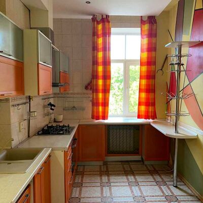 Продажа 	 Харьков,  Металлиста ул.   8