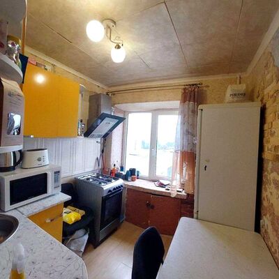 Продажа 	 Харків,  Космонавтів вул.   8