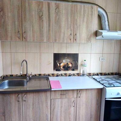 Продажа 	 Харків,  Аерокосмічний (Гагаріна) пр.   176/10
