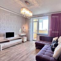 Продаж квартири Харків, ХТЗ, Рогань, 49м²