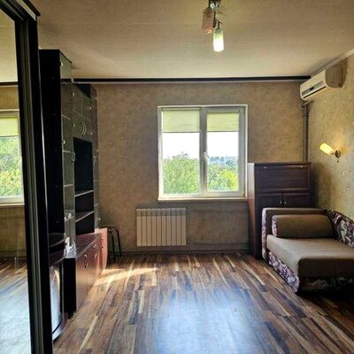 Продажа 	 Харків,  Дмитра Коцюбайла (Державінська) вул.   13