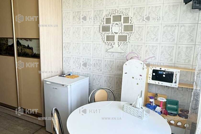 Продаж квартири Харків, ХТЗ, Рогань, 52м²