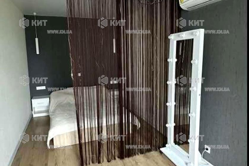 Продаж квартири Харків, ХТЗ, Рогань, 39м²