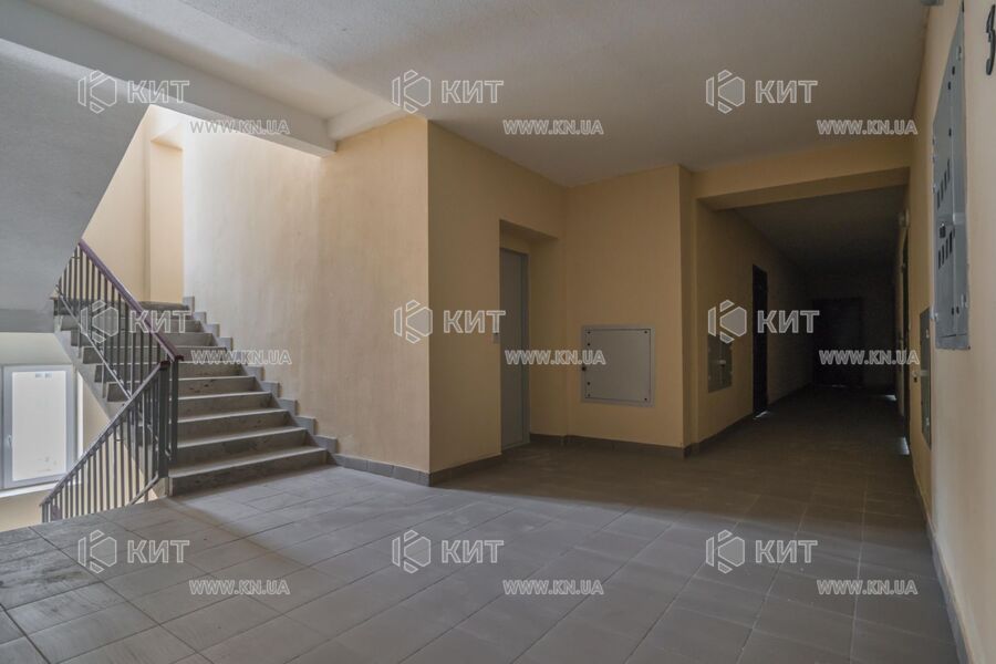 Продаж квартири Харків, ХТЗ, Рогань, 39м²