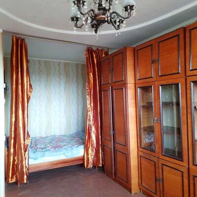 Продажа 	 Харків,  Леся Сердюка (Командарма Корка) вул.   50