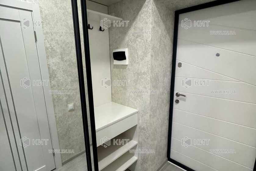 Продаж квартири Харків, ХТЗ, Рогань, 40м²