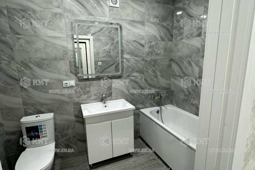 Продаж квартири Харків, ХТЗ, Рогань, 40м²