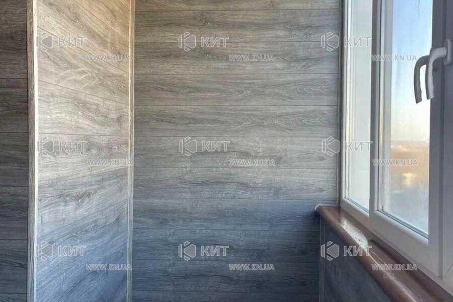 Продаж квартири Харків, ХТЗ, Рогань, 40м²