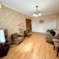 Продаж квартири Харків, ХТЗ, Рогань, 52м²