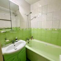 Продаж квартири Харків, ХТЗ, Рогань, 52м²
