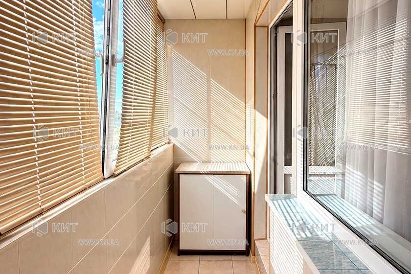 Продаж квартири Харків, ХТЗ, Рогань, 52м²