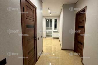 Продаж квартири Харків, ХТЗ, Рогань, 42м²