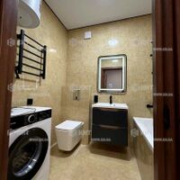 Продаж квартири Харків, ХТЗ, Рогань, 42м²